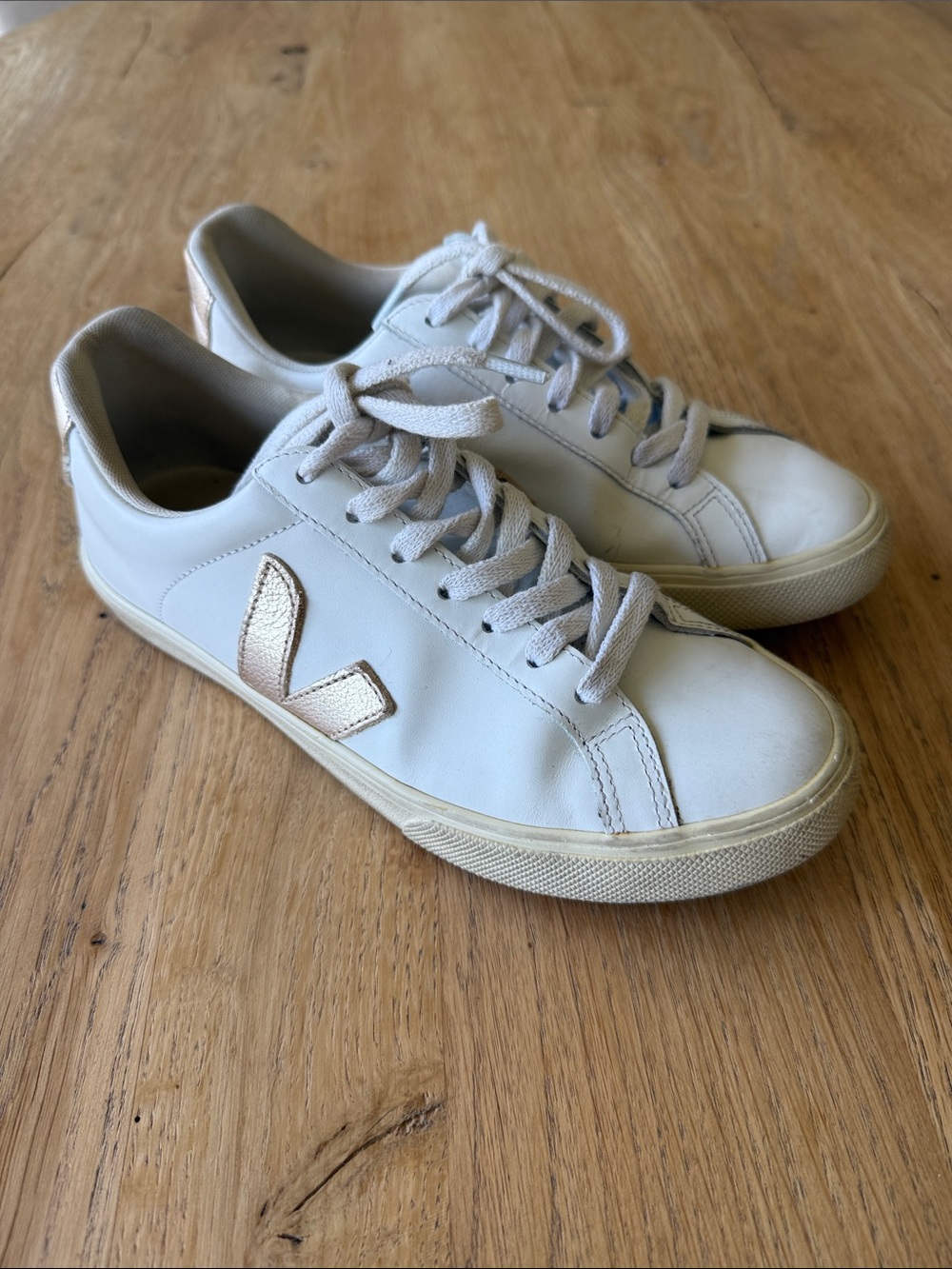 Veja - White Leather Lace-Up Sneakers with Metallic Accent (rose)